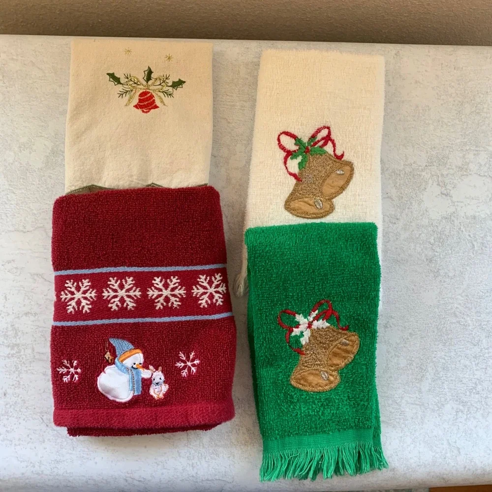 Vintage 1980s Christmas Towels Set Embroidered Snowman Bells Holly USA Made‎